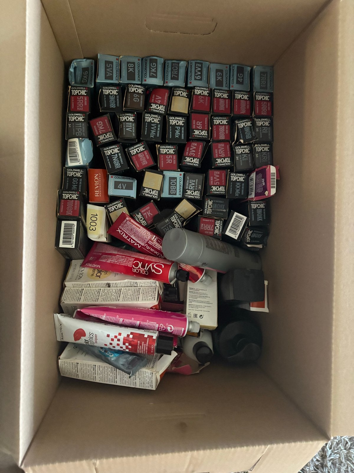 Grote partij haarverf tubes - Goldwell, Revlon, Matrix, Ophalen of Verzenden, Gebruikt, Overige typen