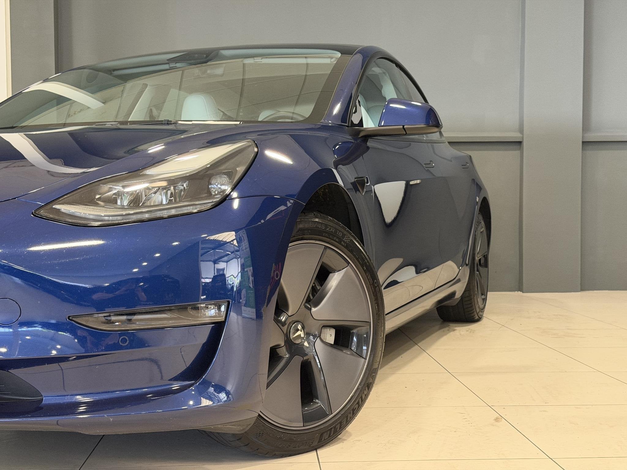 Tesla Model 3 Long Range AWD 75 kWh | Wit leder interieur |, Automaat, Stof, Gebruikt, Blauw