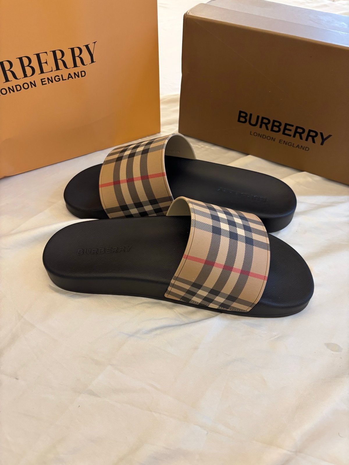 Burberry Check Slides - Nieuw met doos, Ophalen, Nieuw, Beige, Slippers