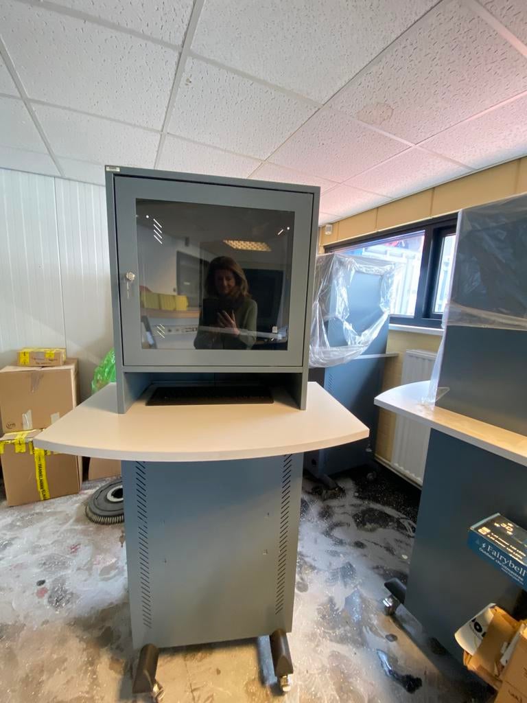 Computer kasten, Huis en Inrichting, Kasten | Computermeubels, Ophalen, Zo goed als nieuw