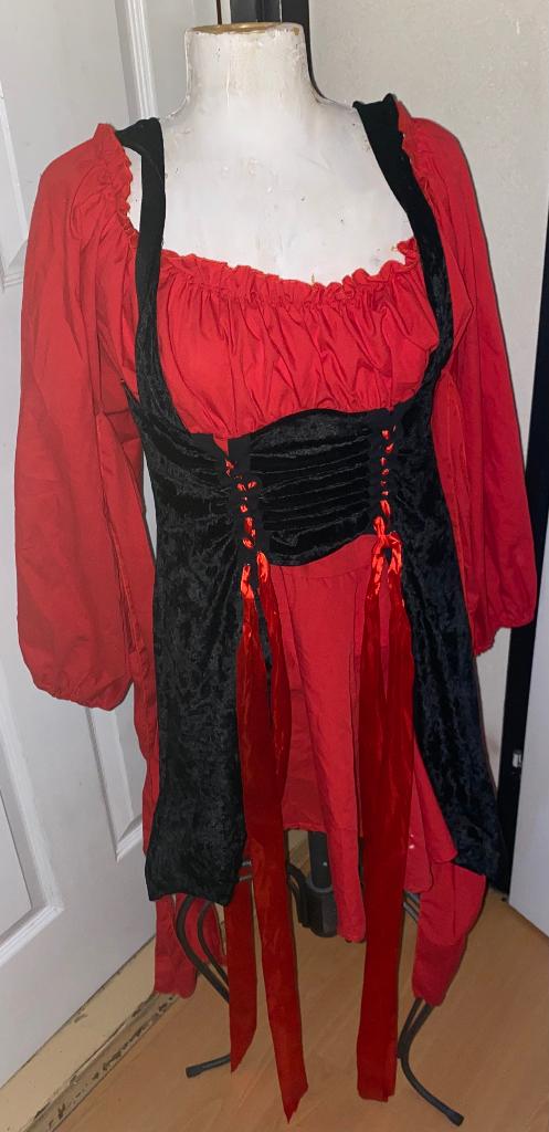 Vrouwelijk piratenpakje maat L, Kleding | Dames, Carnaval, Maat 42/44 (L), Ophalen of Verzenden, Kleding