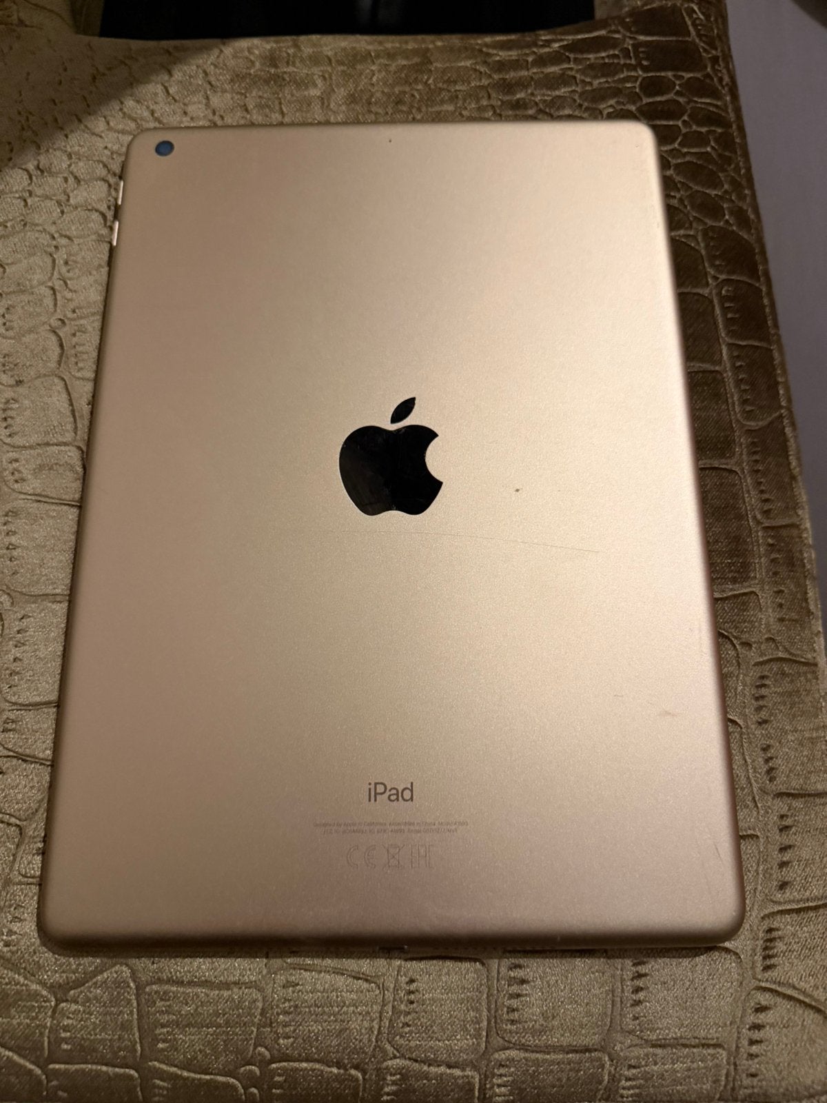 I pad defect, Computers en Software, Apple iPads, 10 inch, Rose Goud, Gebruikt, Ophalen of Verzenden
