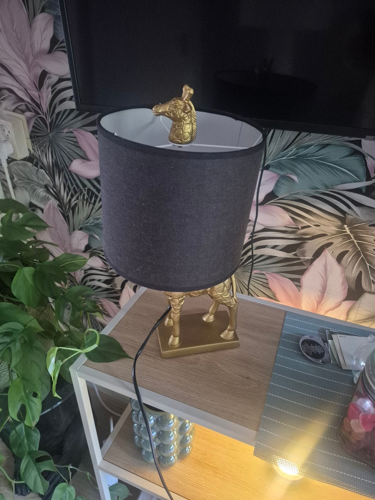Gouden Giraffe Tafellamp met Donkergrijze Kap, Ophalen, Goud, Met kap, Modern