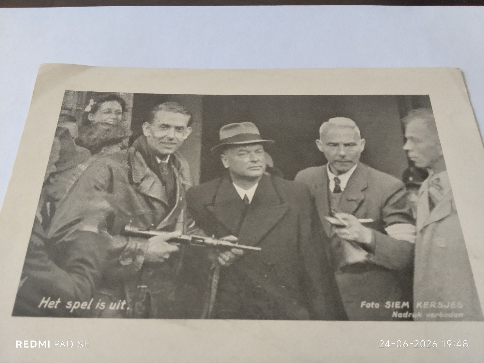 Einde Oorlog: Arrestatie Anton Mussert (Foto Siem Kersjes), Gebruikt, Foto, Ophalen of Verzenden, 1940 tot 1960