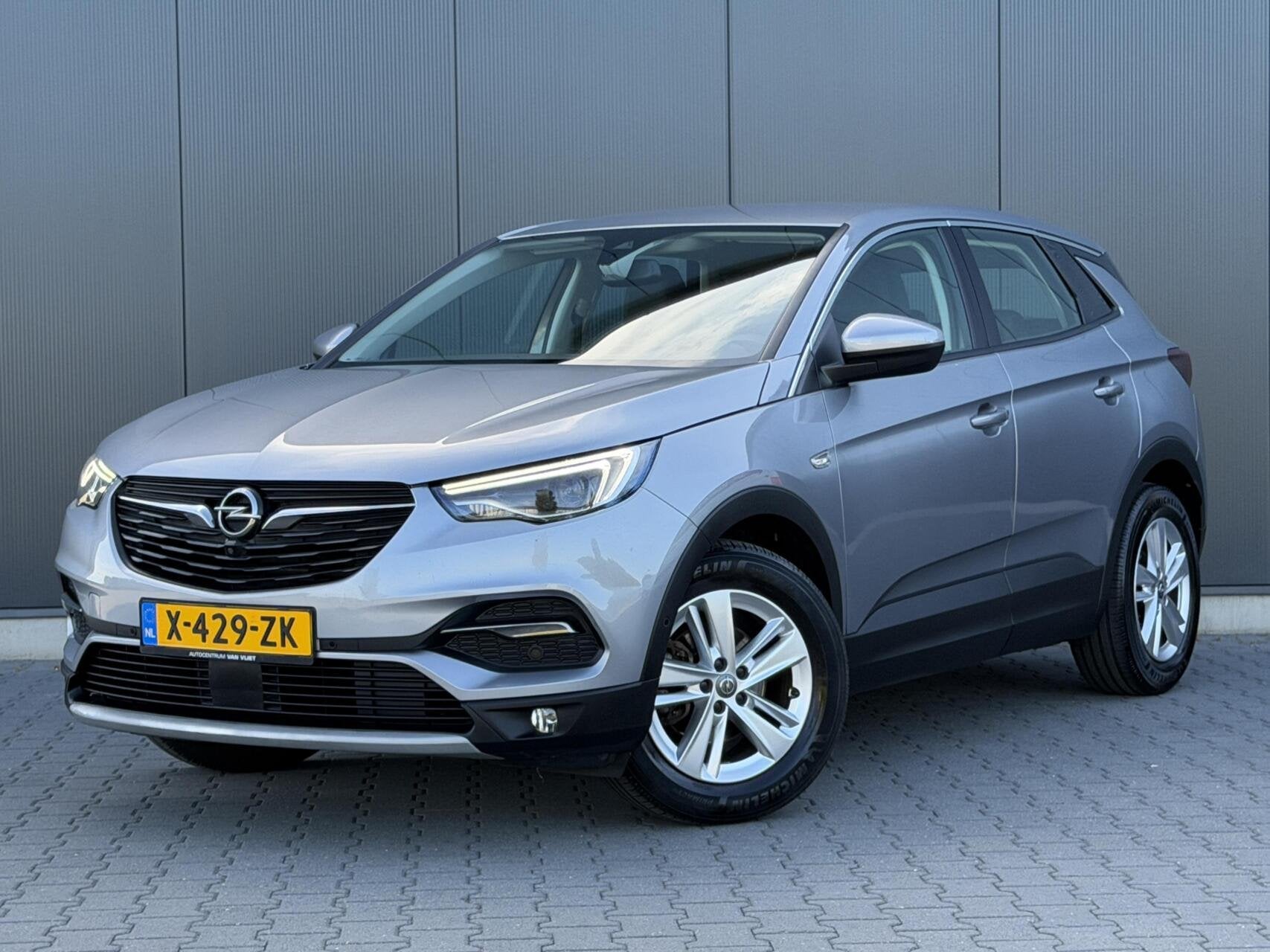 Opel Grandland X 1.2 Turbo Elegance 360 Camera - Navi - LE, Auto's, Voorwielaandrijving, Gebruikt, 1199 cc, Leder en Stof