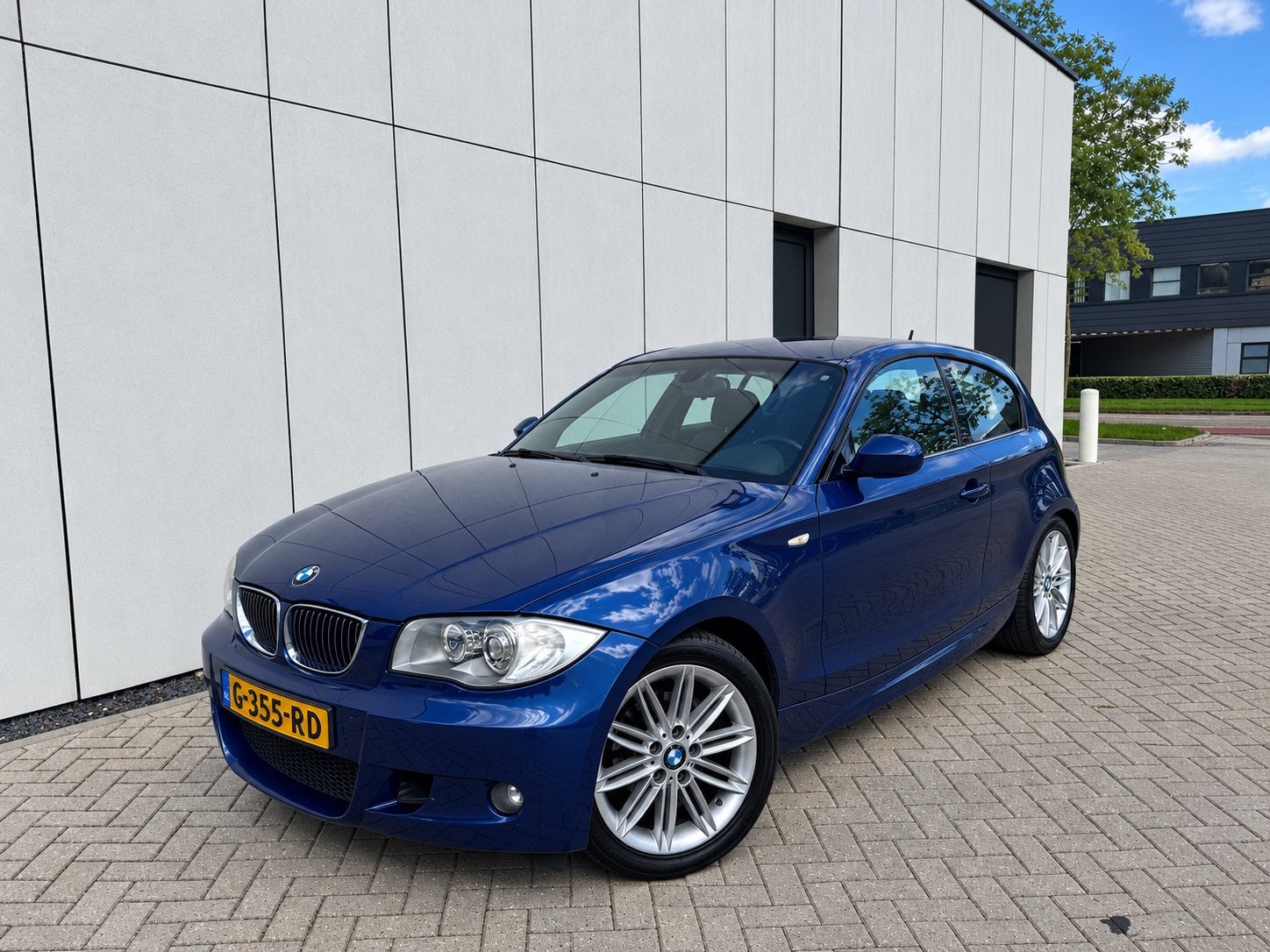 BMW 1-Serie 116I 2.0 M-PAKKET/SUPER ONDERHOUDEN/SPORT/, Achterwielaandrijving, 1995 cc, Zwart, 4 cilinders