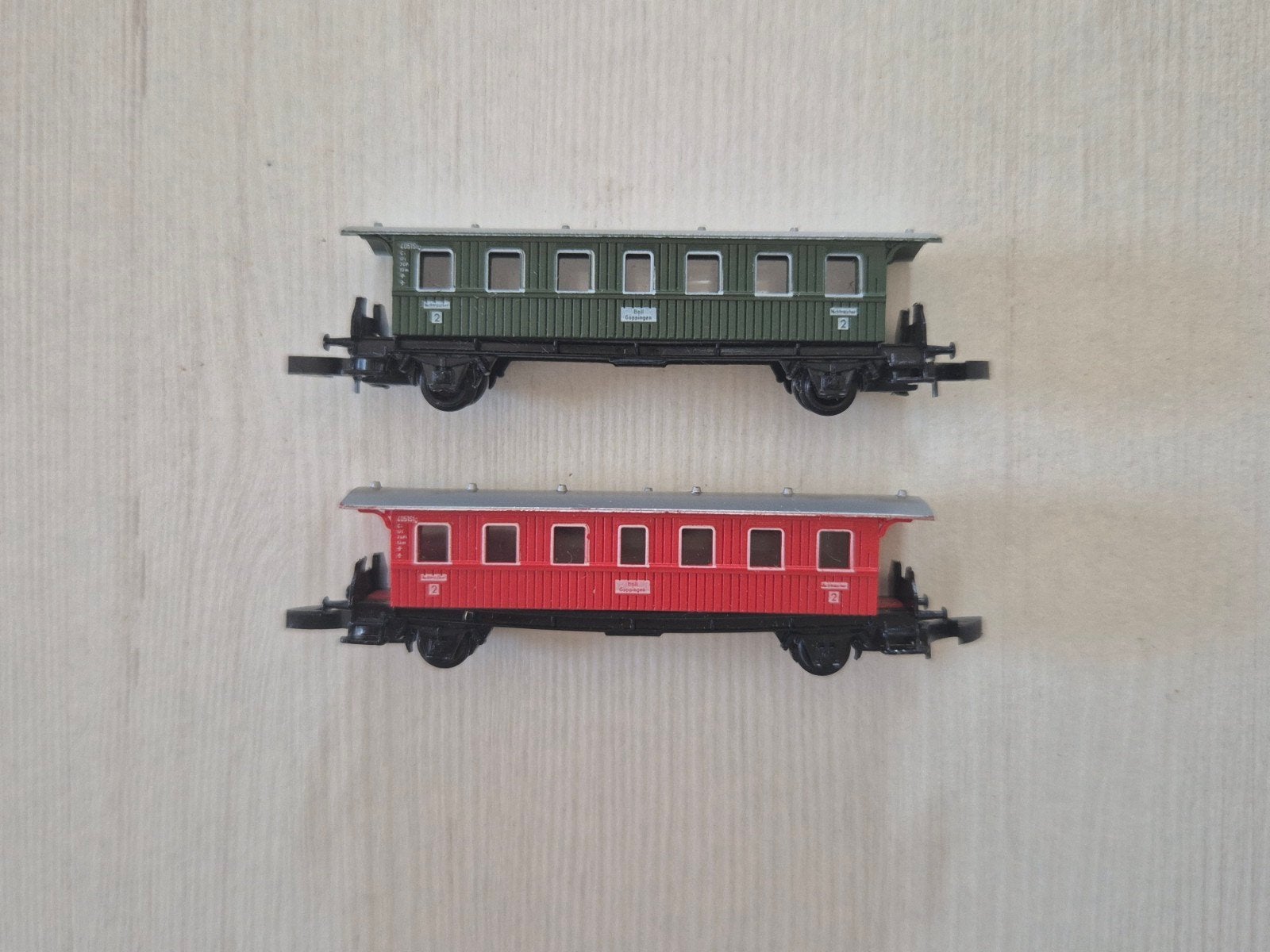 2 Nette Märklin miniclub rijtuigen 8700/8701 Z-spoor
