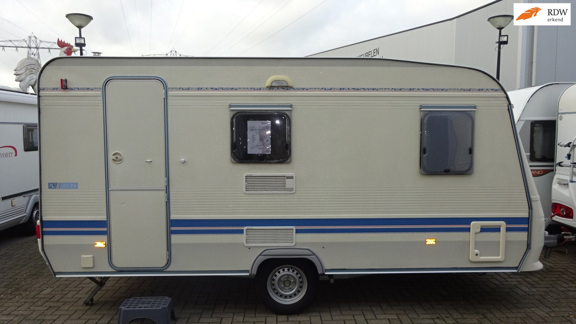 ADRIA Unica A 432 PX 2003 VASTBED TREINZIT 830 kg, Douche, Bedrijf, 750 - 1000 kg, Adria