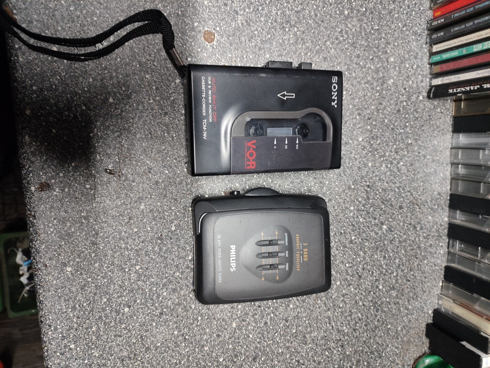 2 Walkmans: Sony TCM-74V en Philips AQ6443/00, Ophalen of Verzenden, Walkman