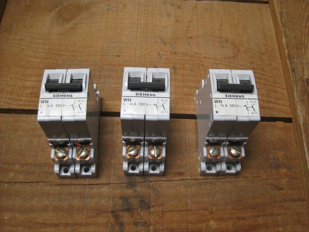 3 installatieautomaten siemens 16 ampere - 380 volt, Ophalen of Verzenden, Gebruikt, Overige typen