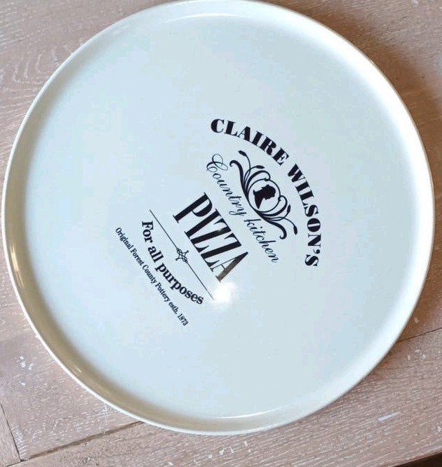 Claire Wilson's Country Kitchen Pizza Bord, Huis en Inrichting, Keuken | Servies, Ophalen of Verzenden, Overige stijlen, Bord(en)