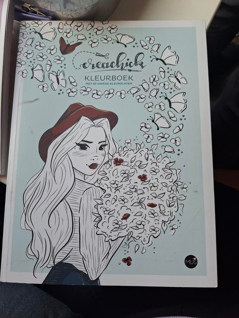 Niet gratis creachick kleurboek, Ophalen of Verzenden, Zo goed als nieuw, Papier, Schets- of Tekenboek