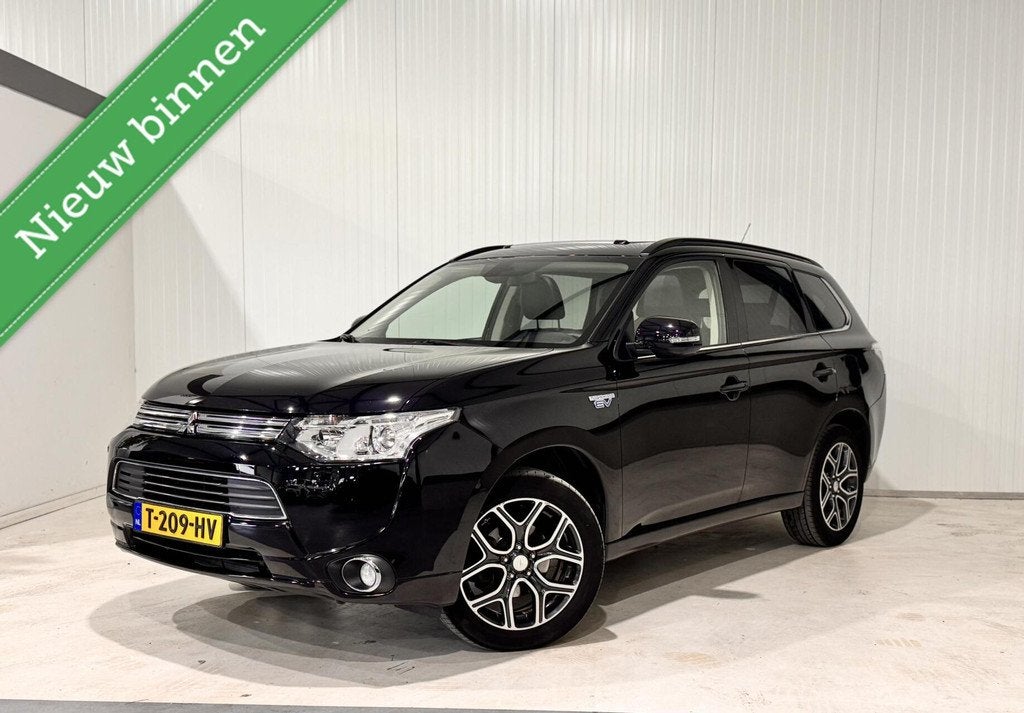 Mitsubishi Outlander 2.0 PHEV Instyle+|TREKHAAK|PANO|ACC|, Auto's, Mitsubishi, 4 cilinders, Met garantie (alle), Zwart, Leder