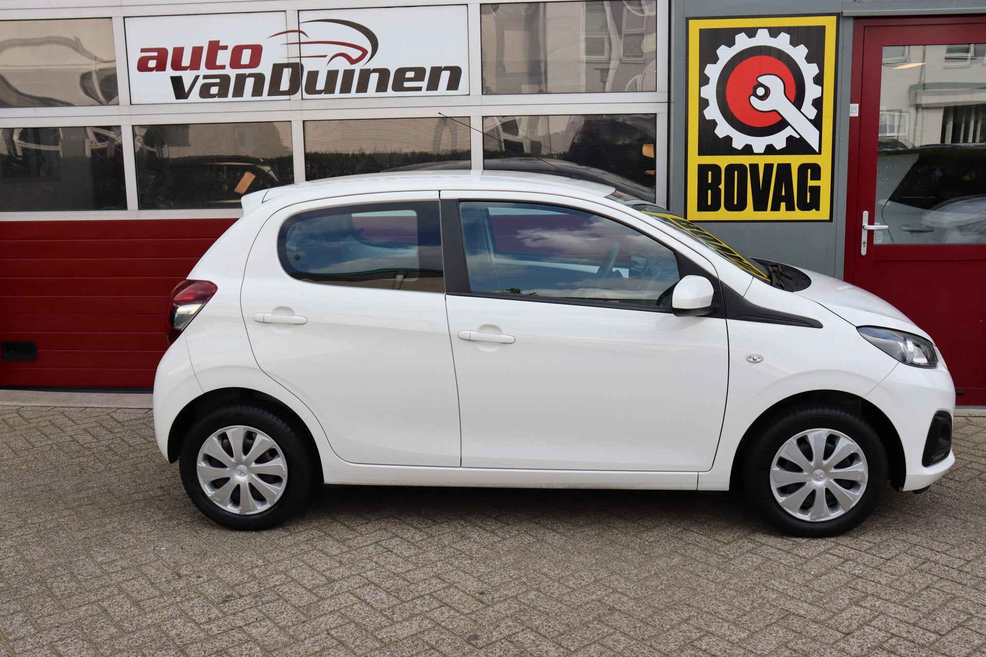 Peugeot 108 1.0 e-VTi Active O.a: Airco, Bluetooth, Phone, R, Auto's, Voorwielaandrijving, Dealer onderhouden, Stof, Gebruikt