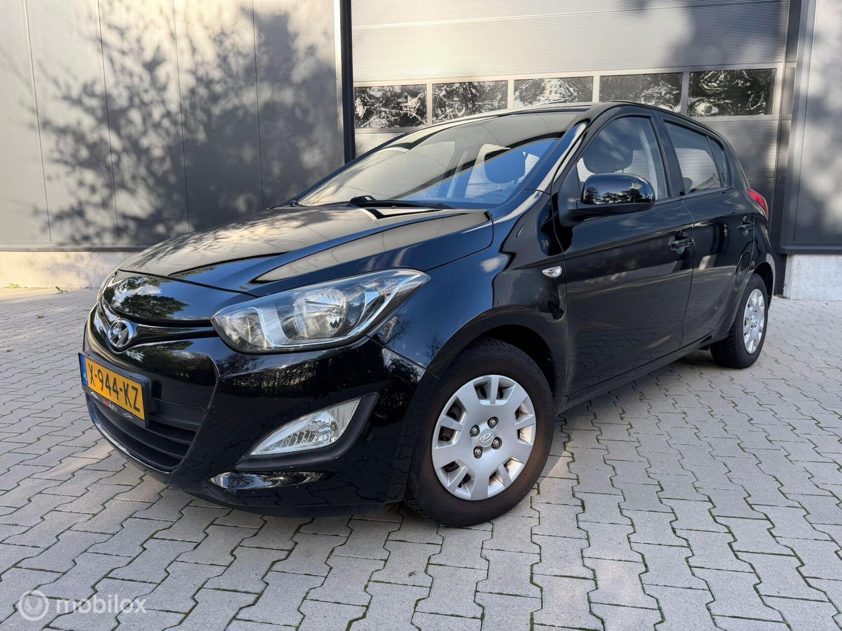 Hyundai i20 1.2i i-Drive Airco I Weinig KM I 1e Eigenaar, Auto's, Euro 5, Gebruikt, Zwart, 4 cilinders