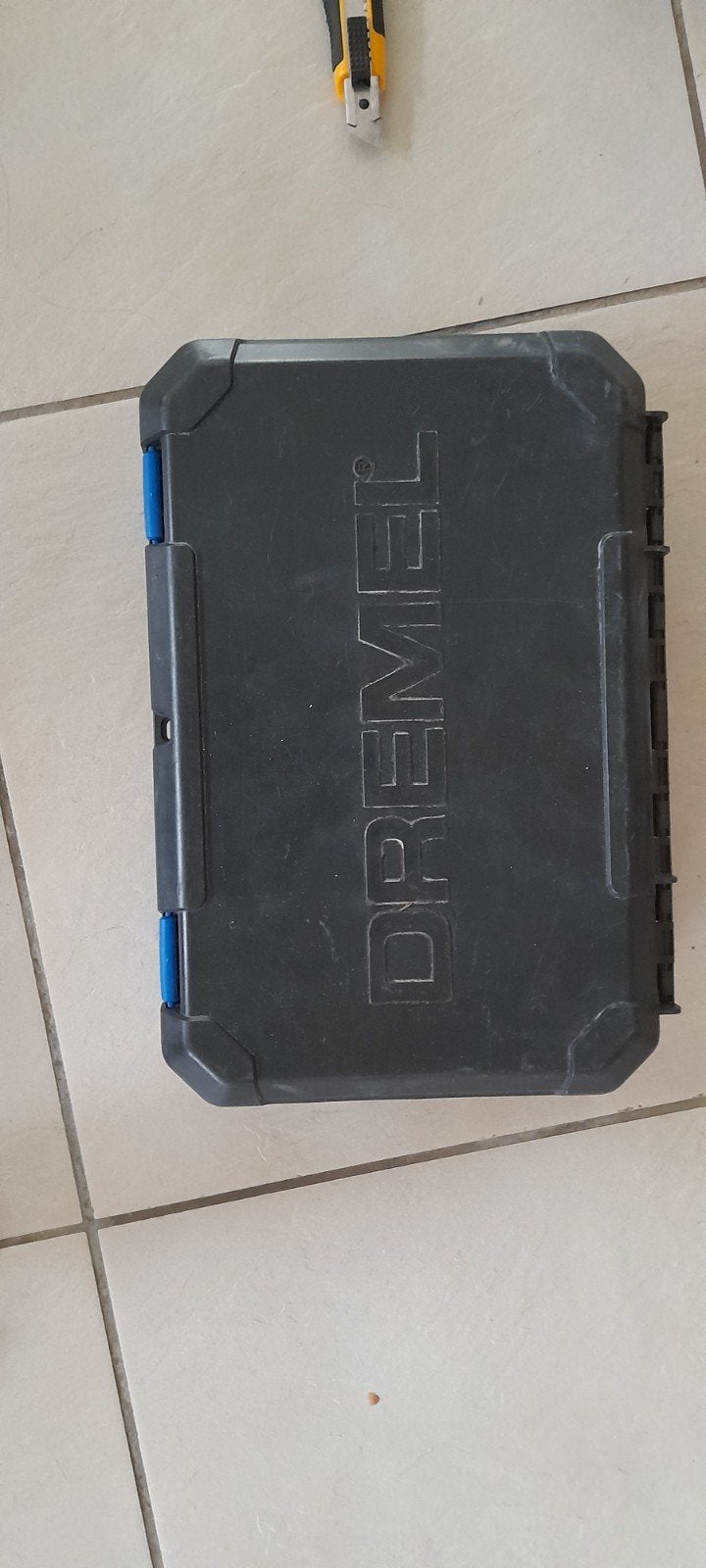 Makita accu. Dremel tools. Aambeeld. Bankschroef.lasermeter, Verzenden