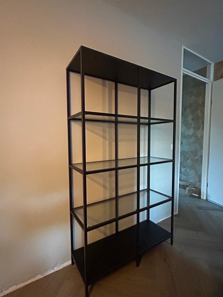 IKEA VITTSJÖ kast metaal zwart met glasplaten, Ophalen, Met plank(en), 50 tot 100 cm, 150 tot 200 cm