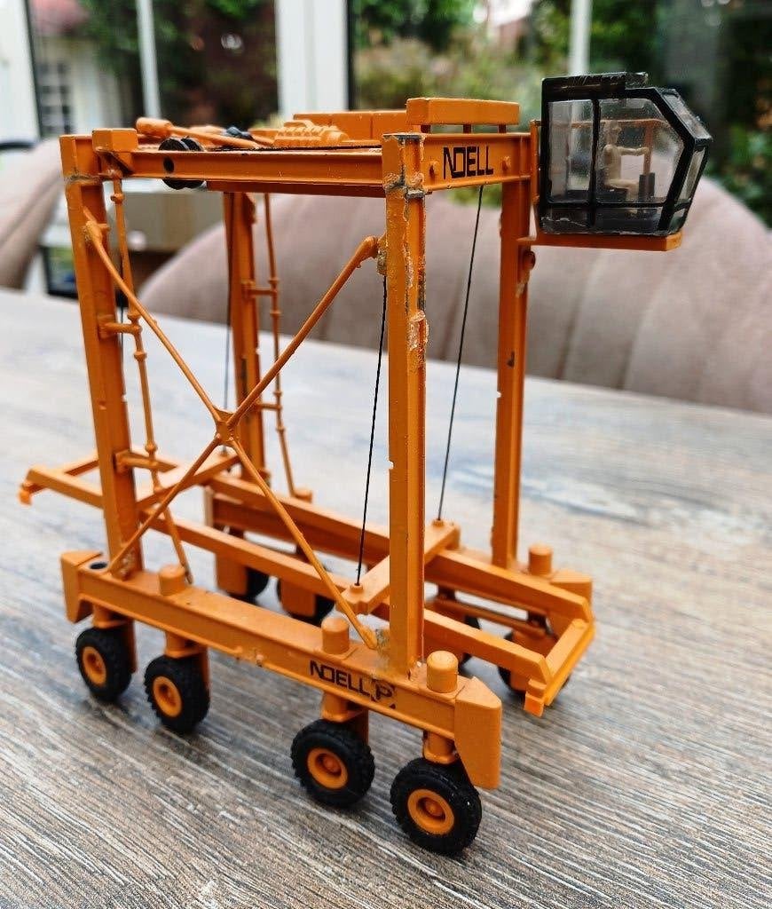 container kraan H0 1:87, Verzenden, Gebruikt, Hijskraan, Tractor of Landbouw, Overige merken