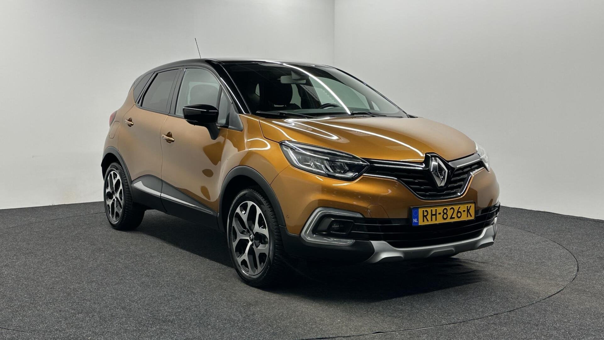 Renault Captur 0.9 TCe Intens NAVI CAMERA CRUISE TREKHAAK LM, Voorwielaandrijving, 898 cc, Stof, Gebruikt
