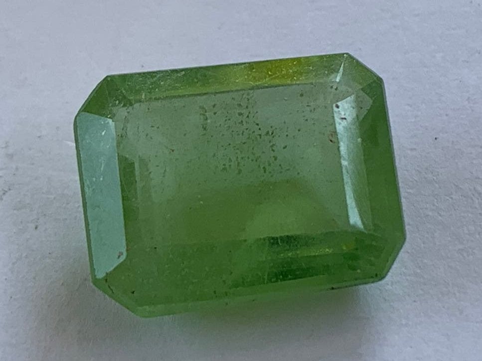 Orachtige peridot olivijn edelsteen 13,75 crt ceritificaat, Sieraden, Tassen en Uiterlijk, Edelstenen, Ophalen of Verzenden, Zo goed als nieuw