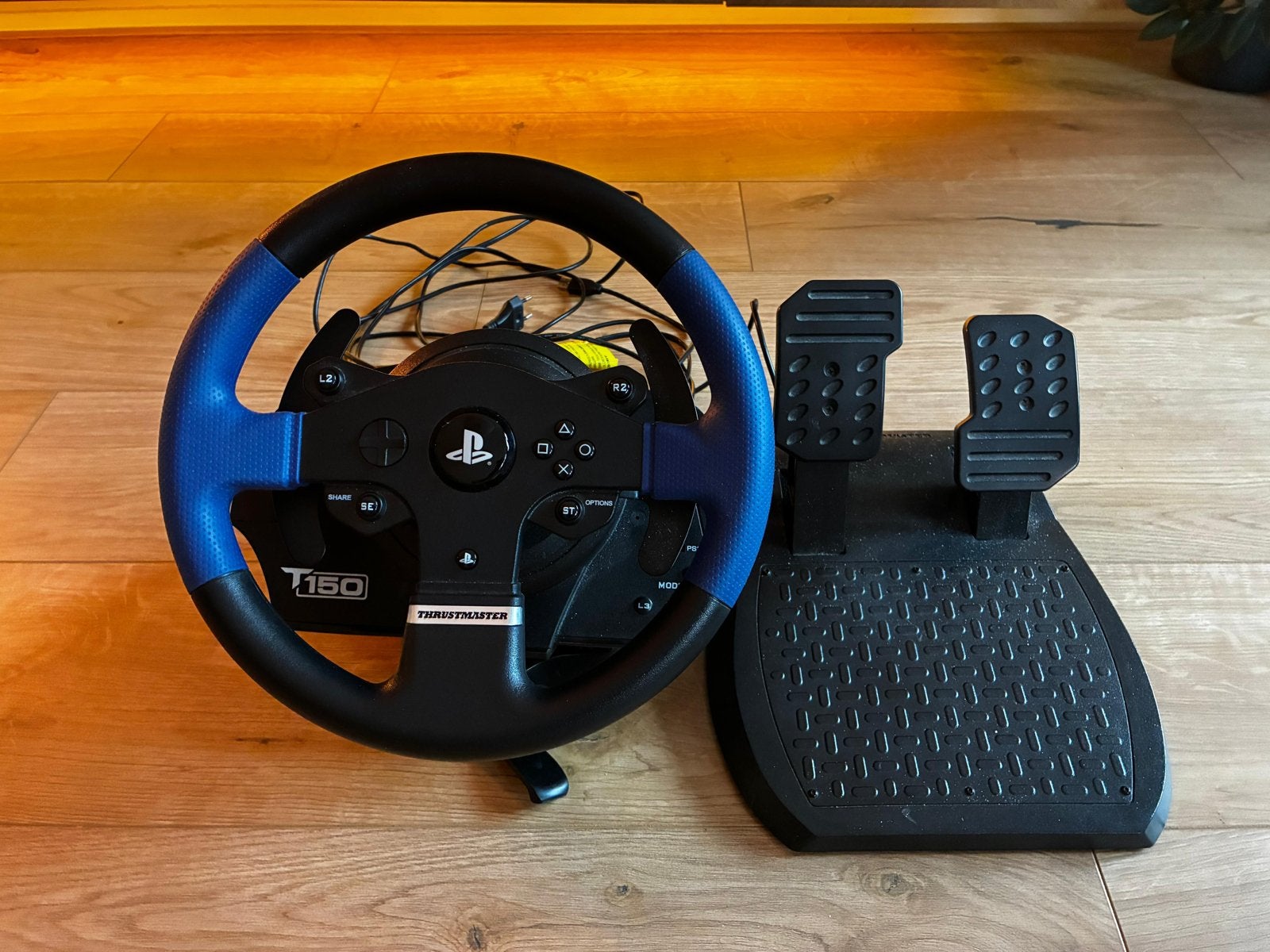 Thrustmaster T150 racestuur met pedalen voor PlayStation, Spelcomputers en Games, Ophalen, Gebruikt, Stuur of Pedalen, PlayStation 3
