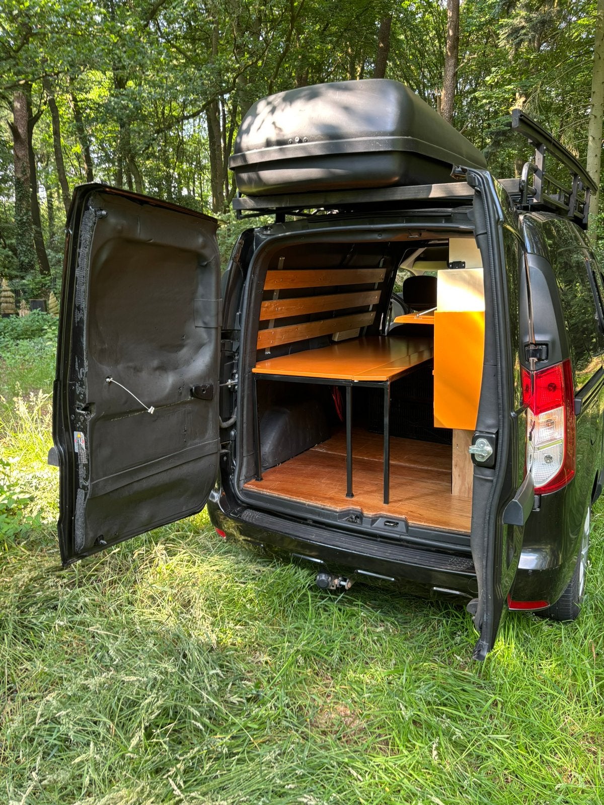 Dacia Dokker mini camper, diesel, 81.776 km, 2019, Auto's, Bestelauto's, Particulier, Dacia, Diesel, Euro 6, Handgeschakeld, Origineel Nederlands