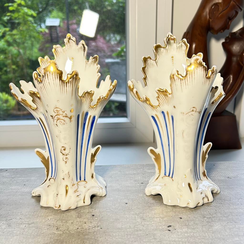 2 antieke Franse 19e eeuw, porseleinen bloemen-bruidsvazen, Ophalen of Verzenden
