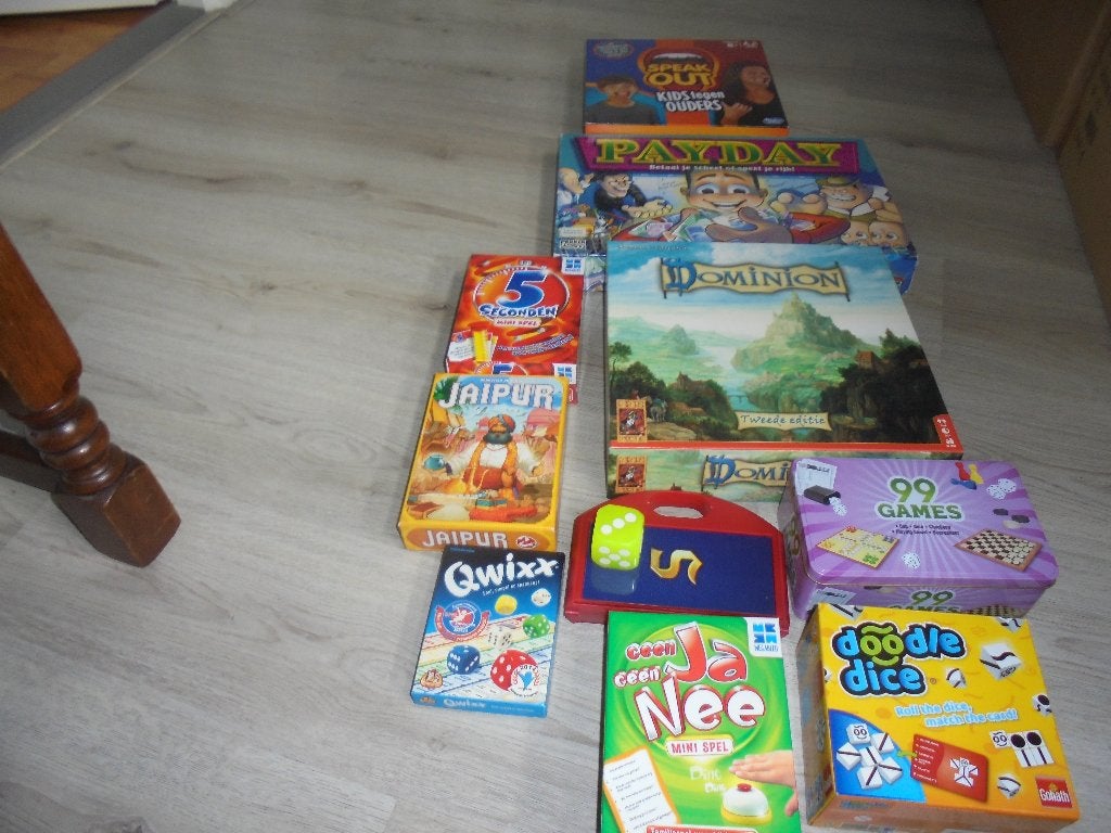 groot lot  10 stuks spellen compleet  oa dominion speak out, Ophalen of Verzenden