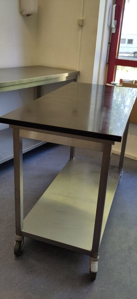RVS werktafel met bodemschap, wielen en graniet werkblad, Ophalen, Gebruikt, 100 tot 150 cm, Minder dan 100 cm