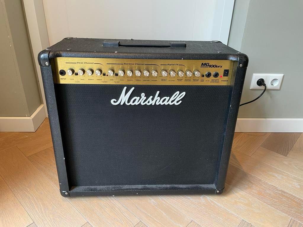 Marshall MG100DFX gitaarversterker inclusief flightcase, Muziek en Instrumenten, Versterkers | Bas en Gitaar, Ophalen, Gebruikt