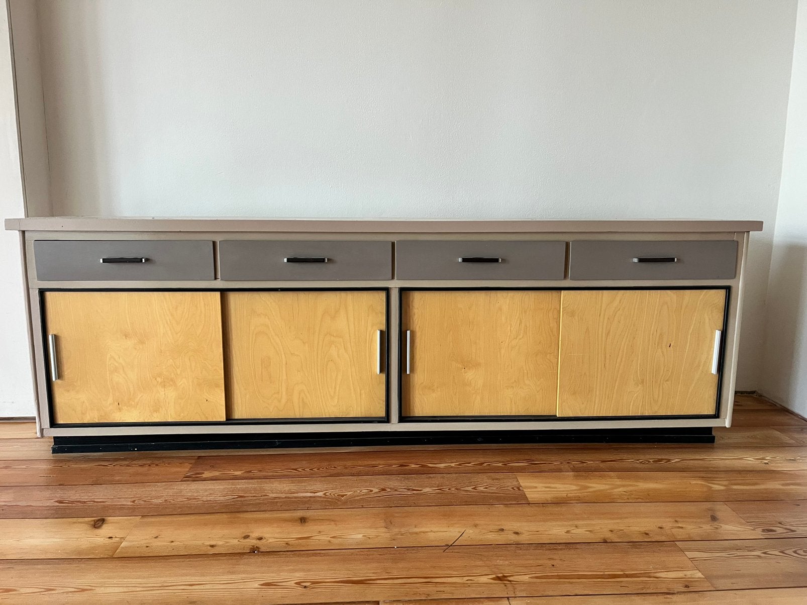 Breed dressoir/buffetkast (244 cm breed, 80 hoog, 47 diep)., Ophalen, Gebruikt, Met lade(s), Traditioneel