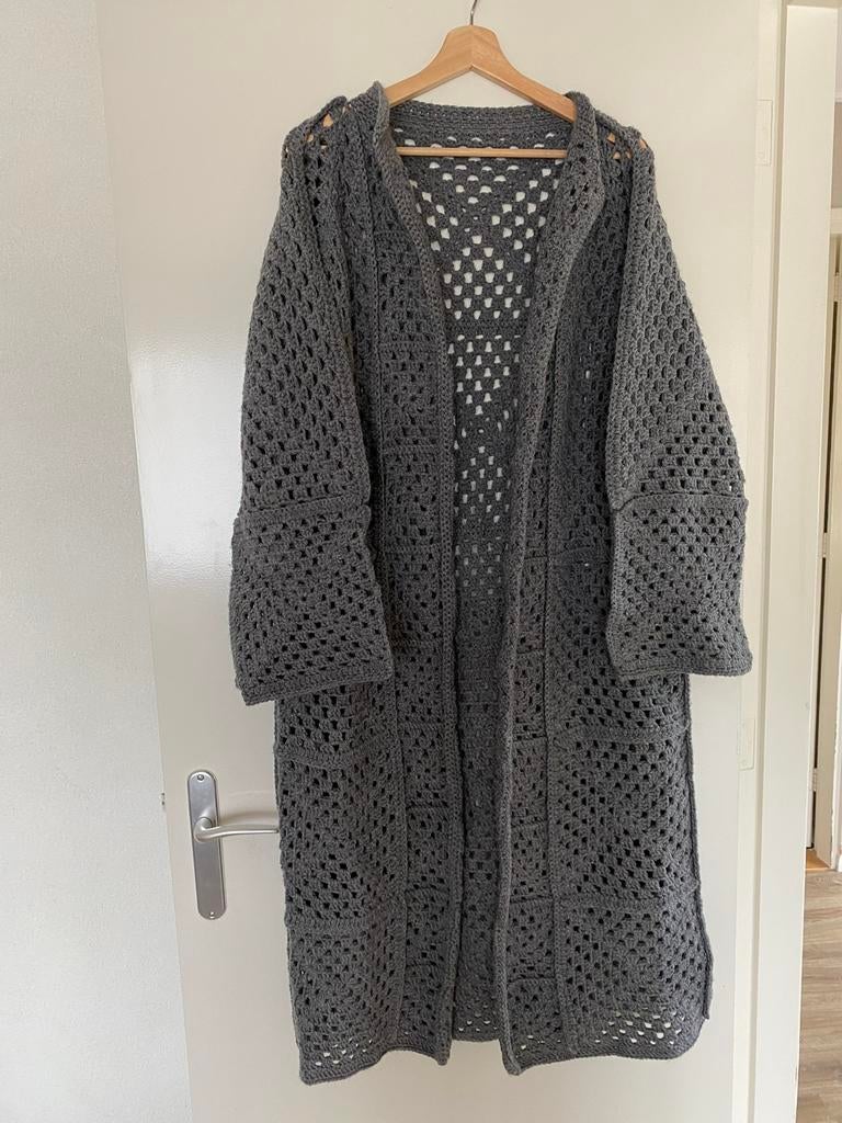 Gebreid vest Karin bloemen patroon maat M/L, Kleding | Dames, Truien en Vesten, Ophalen of Verzenden, Zo goed als nieuw