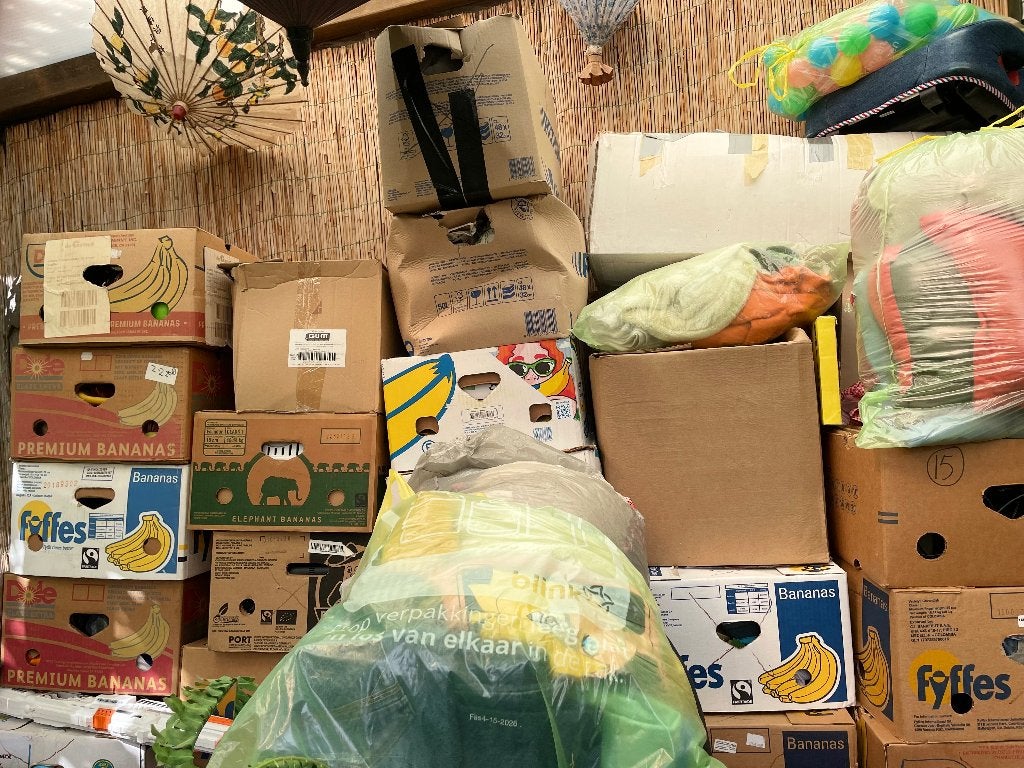 rommelmarktspullen 35 dozen 4 zakken en losse spullen, Ophalen of Verzenden, Gebruikt