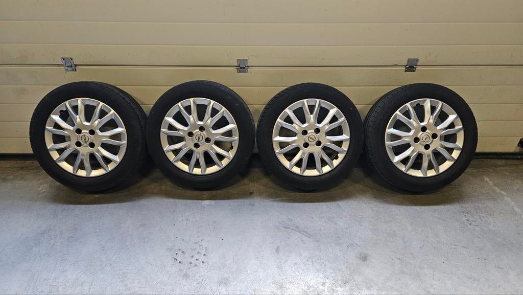 Opel Corsa D zomer set 195-55-16, Auto-onderdelen, Banden en Velgen, Ophalen, 16 inch, Band(en), 195 mm