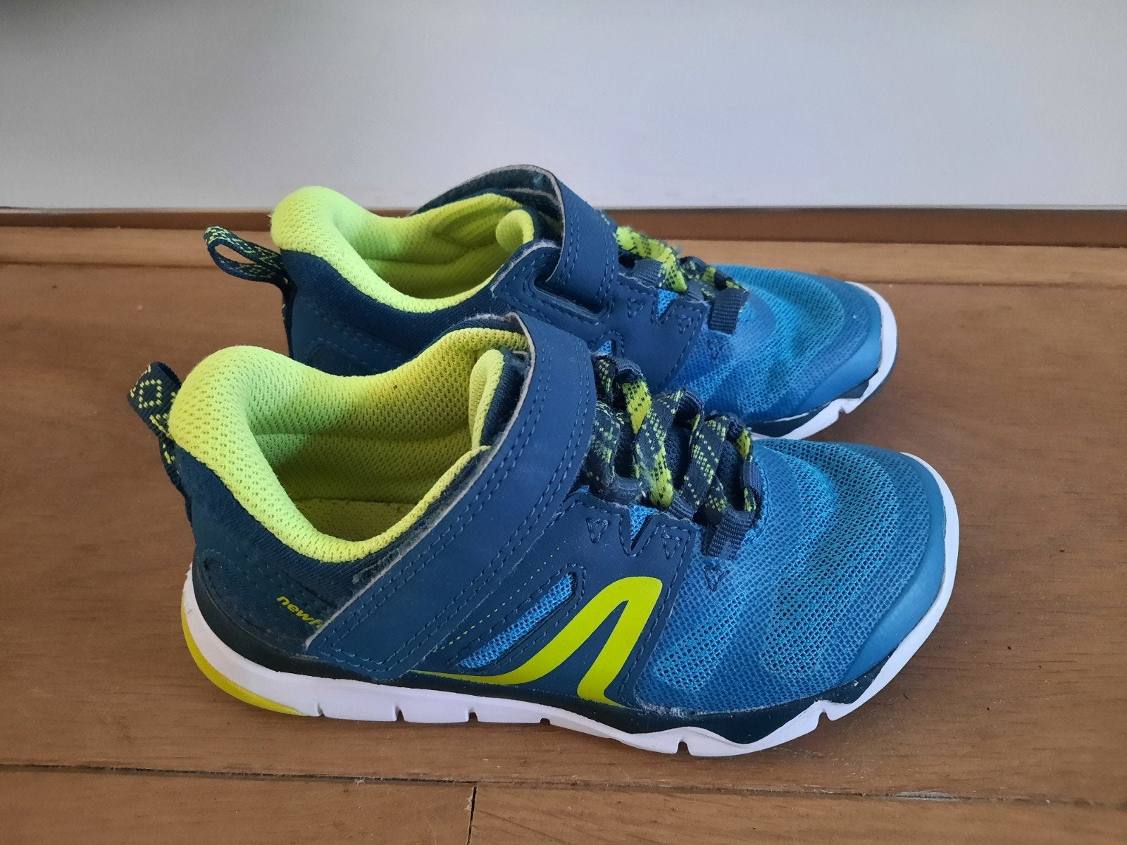 Gymschoenen maat 28, Kinderen en Baby's, Kinderkleding | Schoenen en Sokken, Gebruikt, Jongen of Meisje, Overige typen, Ophalen of Verzenden