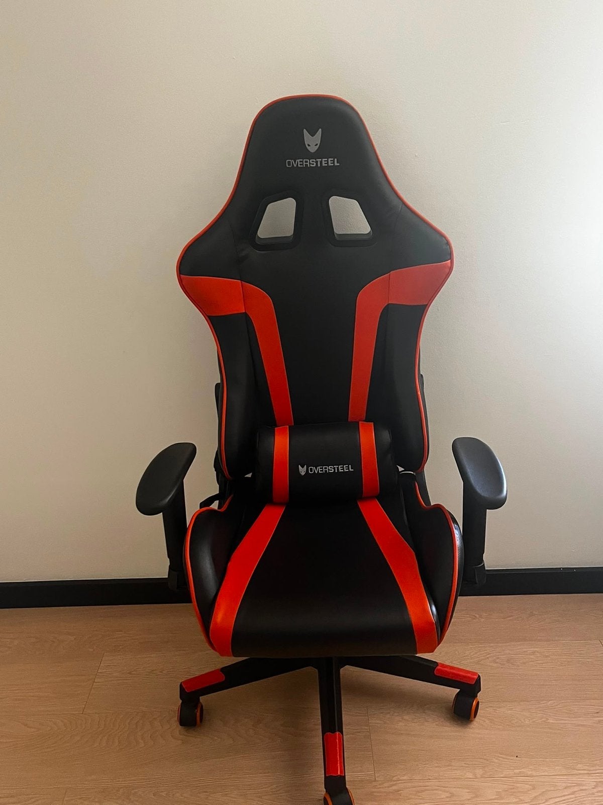 Complete Gaming Set: RGB Bureau + Oversteel Gamingstoel, Huis en Inrichting, Bureaus, Ophalen, Gebruikt