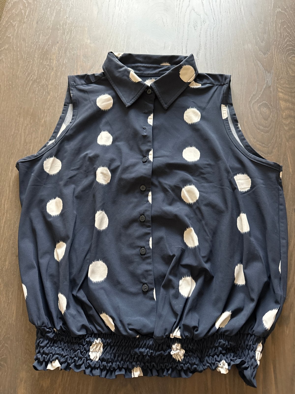 Donkerblauwe mouwloze Studio Anneloes blouse met stippen, Maat 38/40 (M), Blauw, Ophalen of Verzenden, Zo goed als nieuw