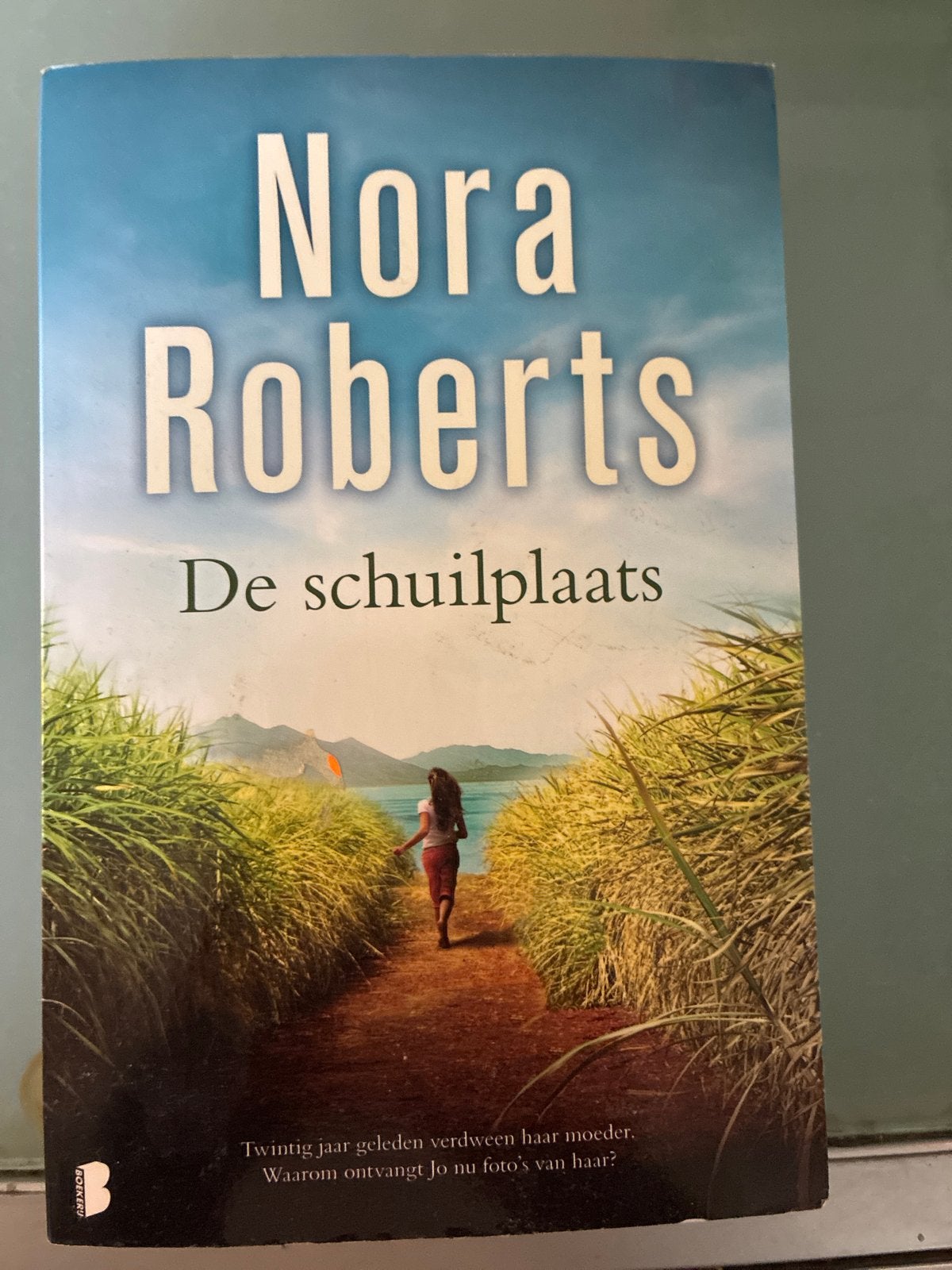 Nora Roberts - De schuilplaats, Ophalen of Verzenden, Zo goed als nieuw, Nederland