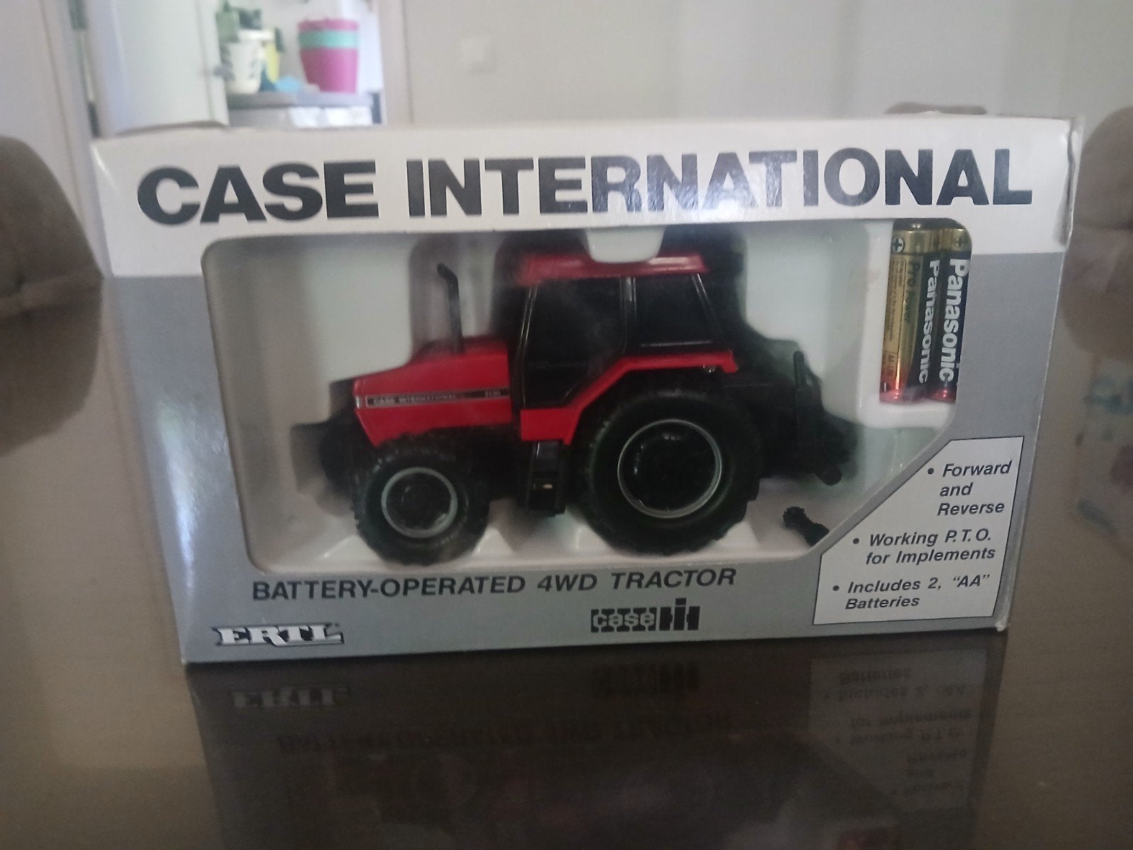 Ertl Case International Maxxum 5130 elektrisch  aangedreven, Ophalen of Verzenden, Zo goed als nieuw, Tractor of Landbouw, ERTL