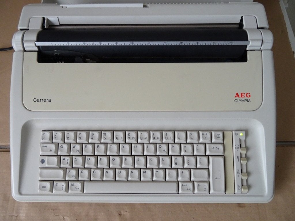 Elektrische typemachine AEG Olympia Carrera 1987 Werkend, Diversen, Typemachines, Olympia AG, Gebruikt, Ophalen of Verzenden, Nvt
