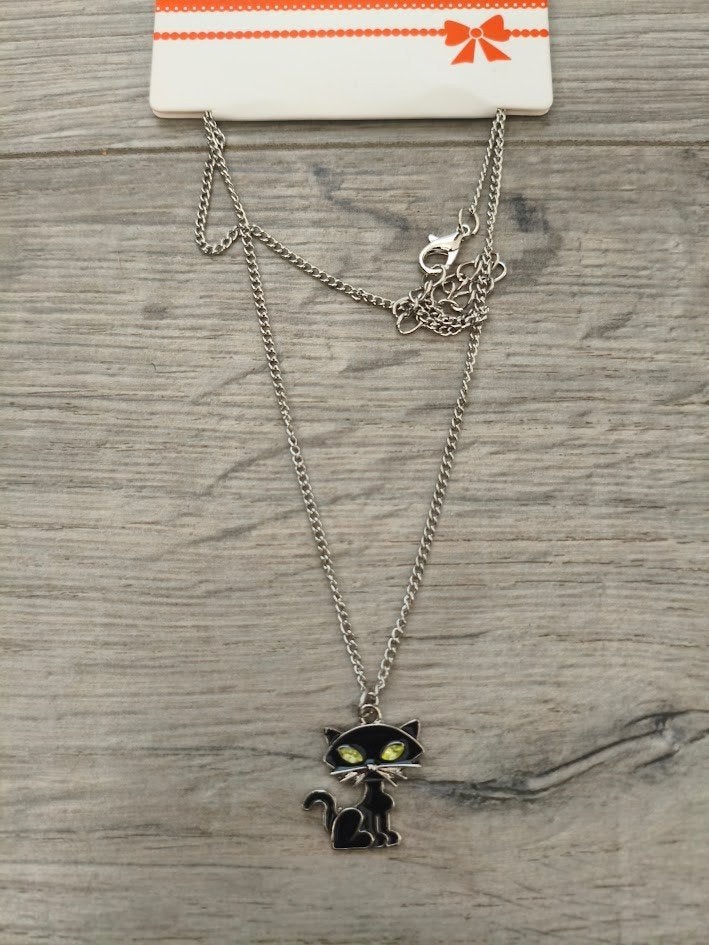 Nieuw Zilverkleurige ketting met kat hanger ( Halloween ), Ophalen of Verzenden, Nieuw, Overige typen, Halloween of Griezel