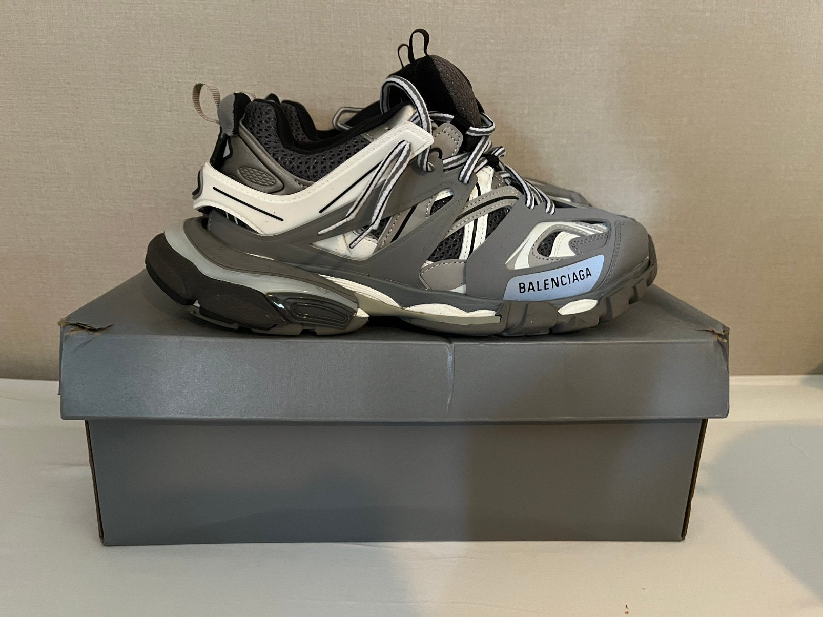 Balenciaga track led gray, Kleding | Heren, Schoenen, Ophalen, Zwart, Sneakers of Gympen, Zo goed als nieuw