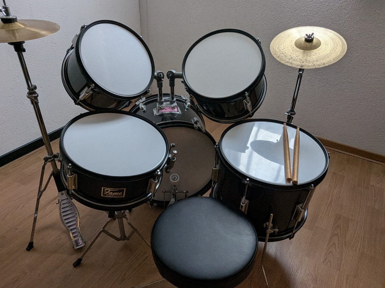 Fame drumset kinderen tot 12 jaar, zwart, incl. hardware, Muziek en Instrumenten, Drumstellen en Slagwerk, Ophalen, Zo goed als nieuw