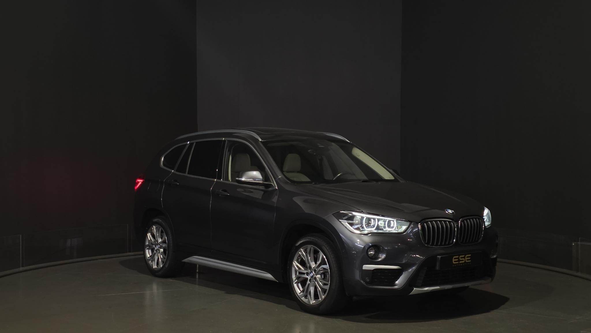 Foto 7 van BMW X1 xDrive20i Executive | Panorama | Hud | Sfeer | Camera