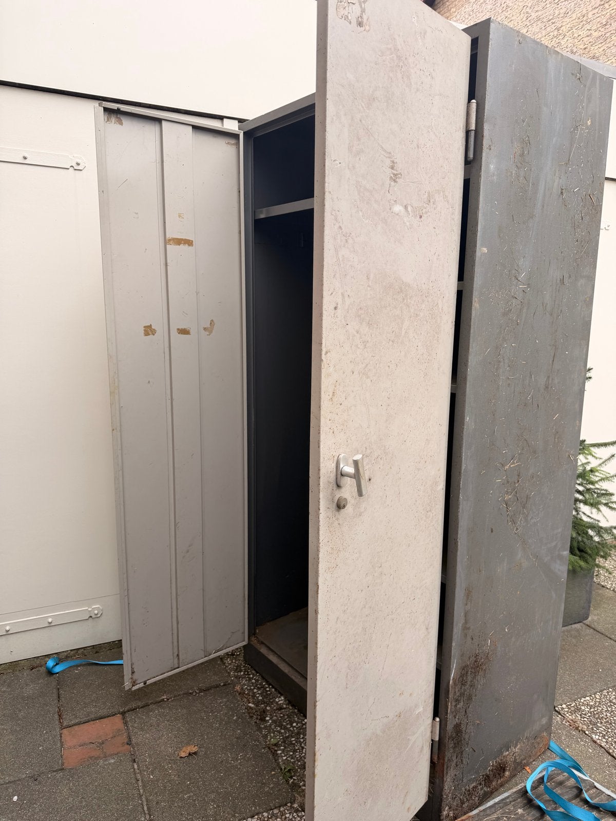 Metalen zadelkamerkast, Dieren en Toebehoren, Paarden en Pony's | Overige Paardenspullen, Ophalen, Gebruikt