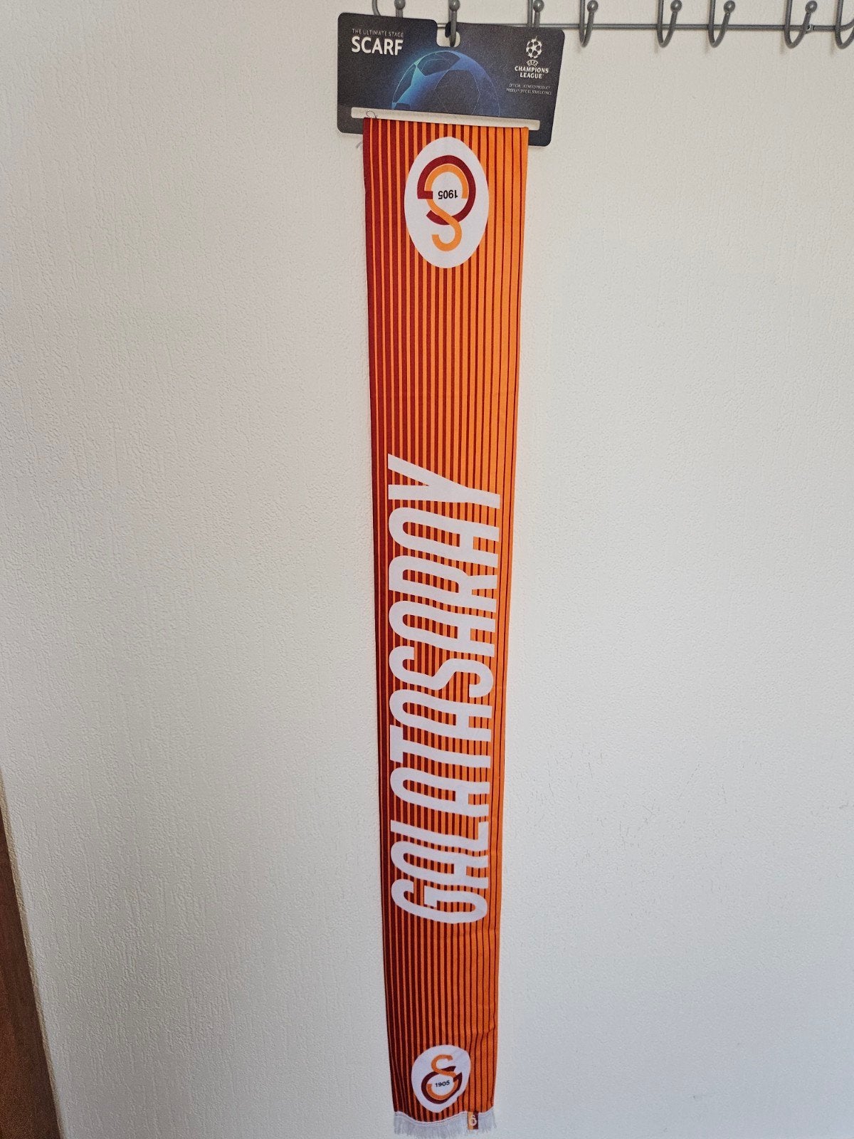 Galatasaray sjaal - Zo goed als nieuw!, Galatasaray, Ophalen of Verzenden, Zo goed als nieuw, Sjaal