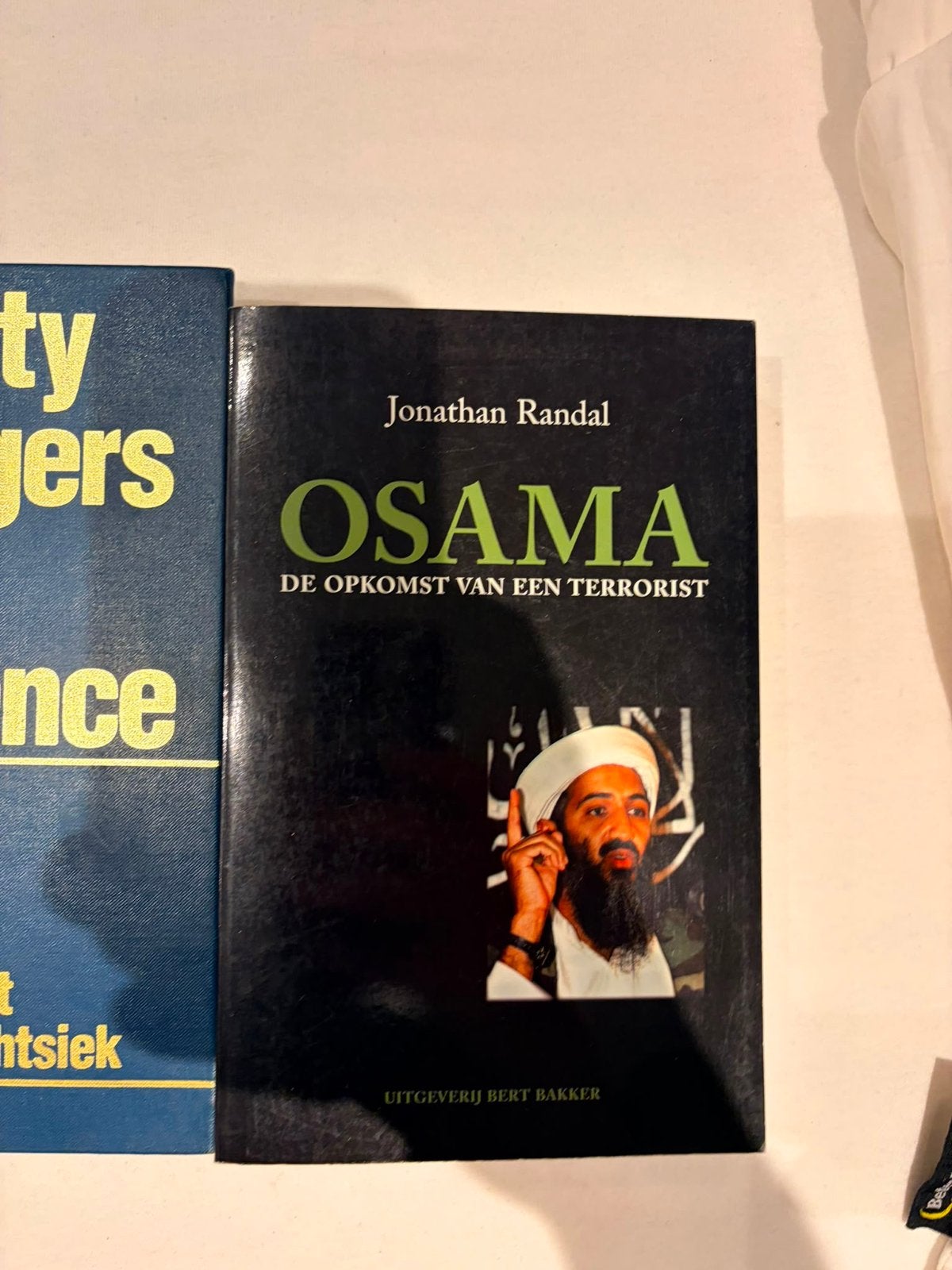 Osama de opkomst van een terrorist, Ophalen of Verzenden, 1945 tot heden, Zo goed als nieuw