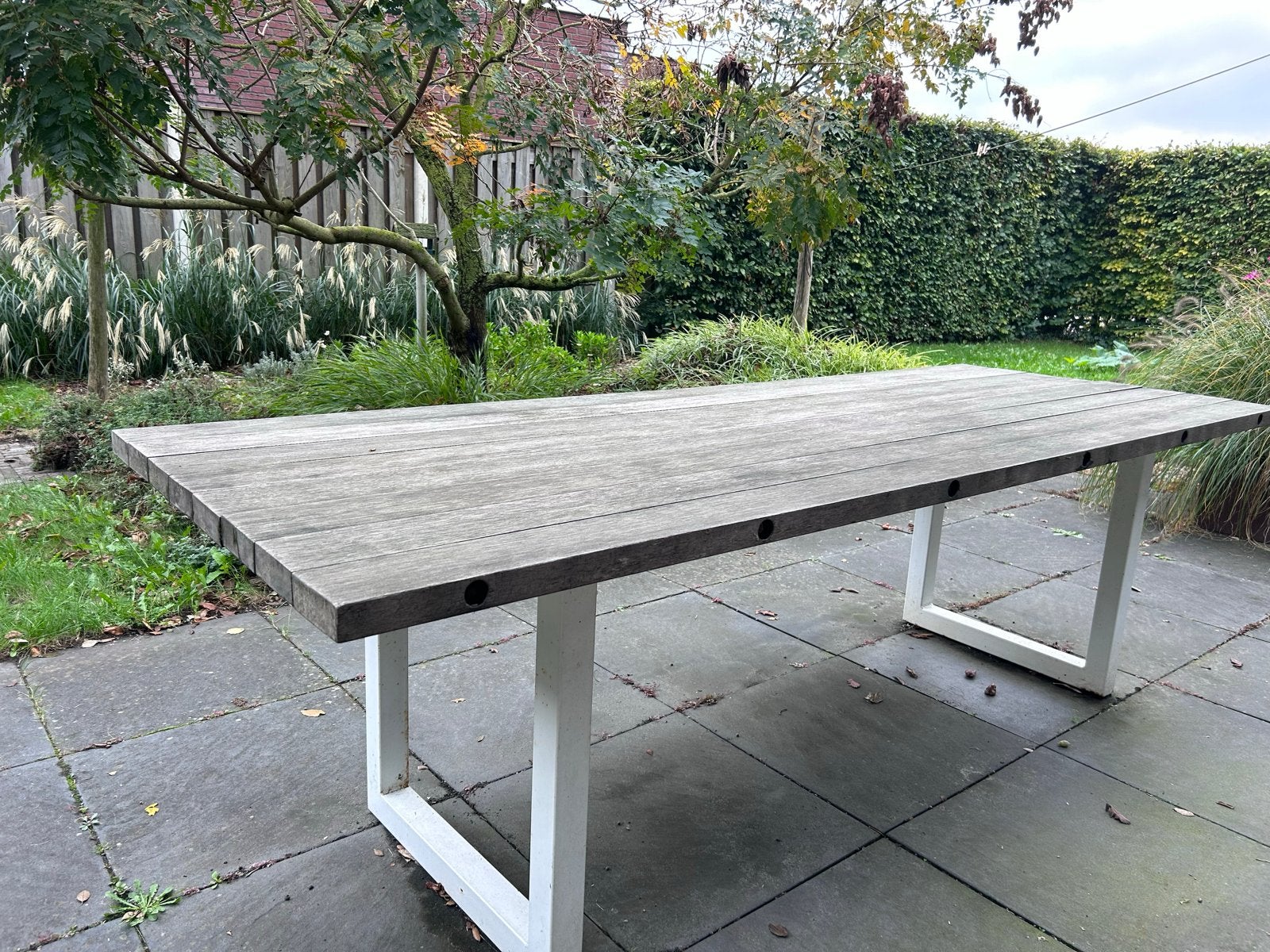 Duurzame tuintafel met hardhouten blad en stalen onderstel, Ophalen, Gebruikt, Rechthoekig, Hout