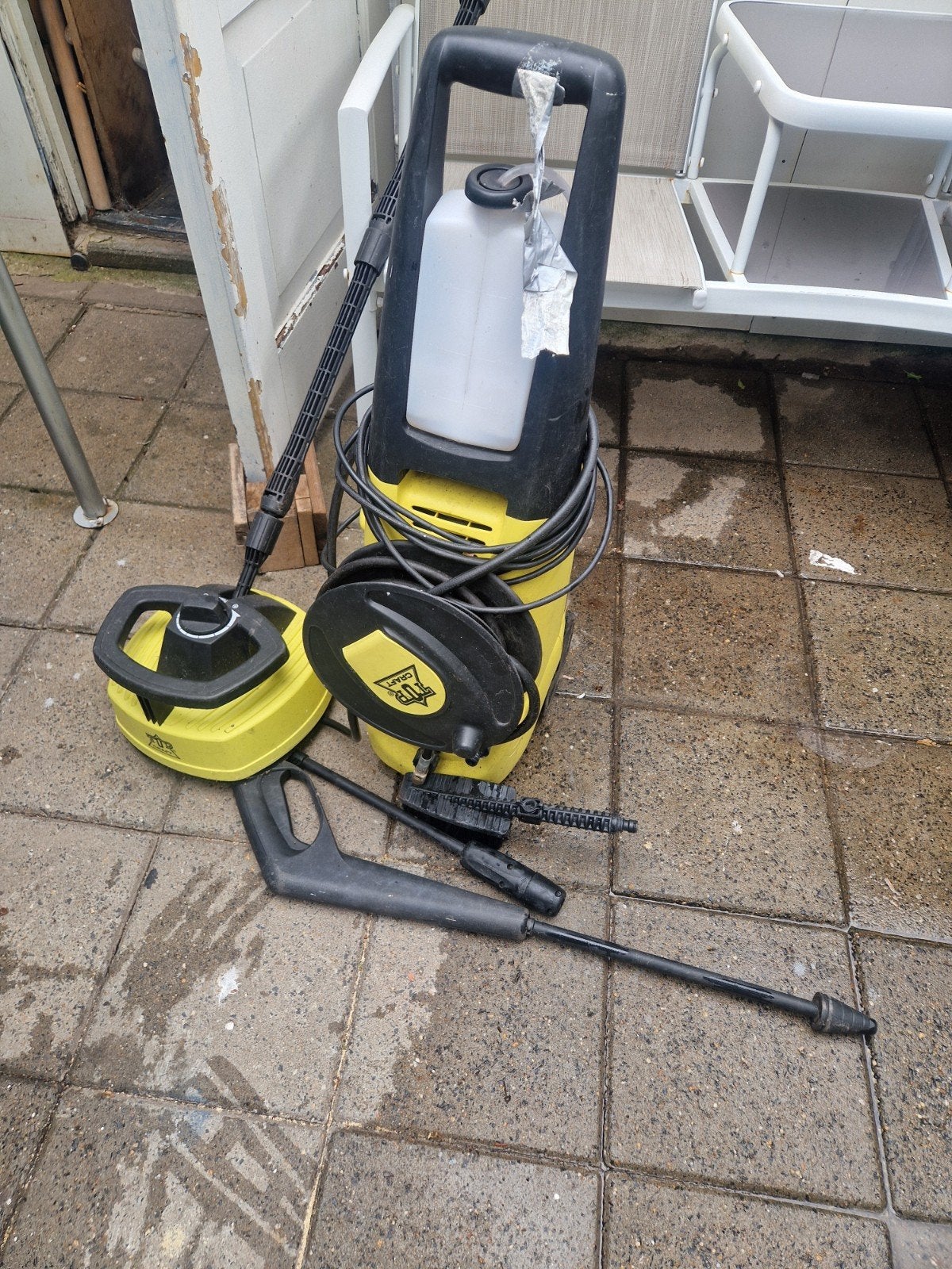 Hogedrukreiniger met accessoires - aan/uit knop defect, Ophalen, Gebruikt, Elektrisch, Kärcher