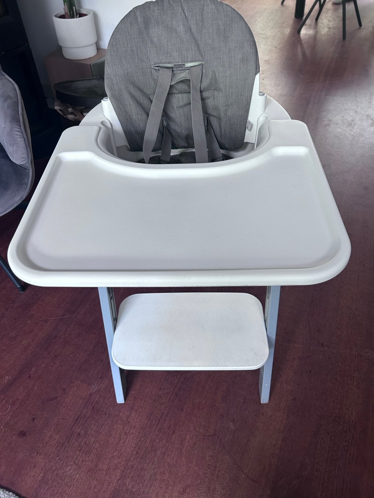 Stokke Steps meegroeistoel met eetblad en gordel, Kinderen en Baby's, Kinderstoelen, Ophalen, Gebruikt, Meegroeistoel, Afneembaar eetblad